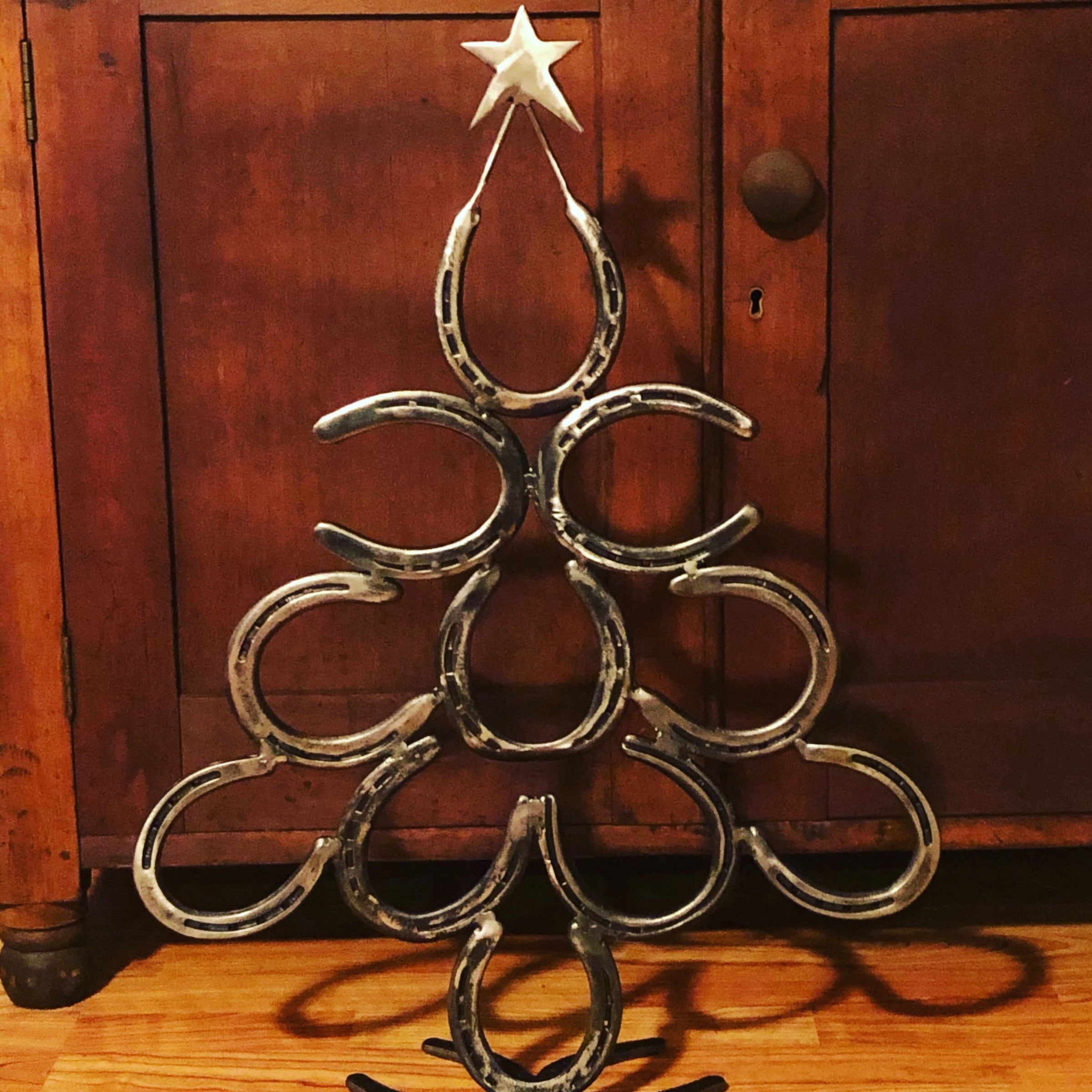 Horseshoe online christmas tree